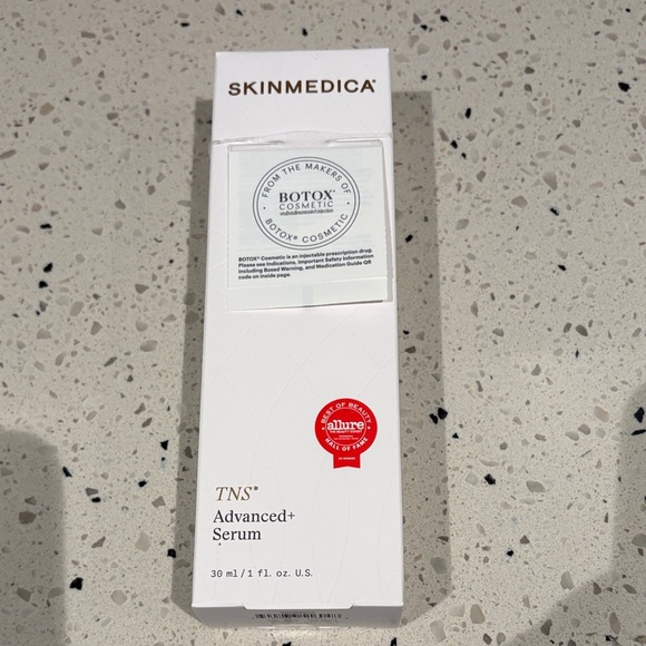 SkinMedica TNS Advanced+ Serum - White and Red Accents